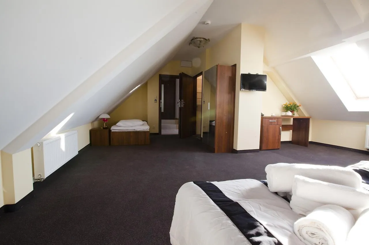 Aparthotel W Palacu Cracovia 0*,  Polonia