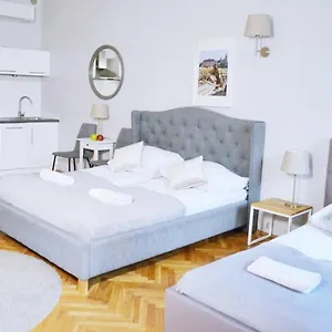 21 Florianska Street Aparthotel